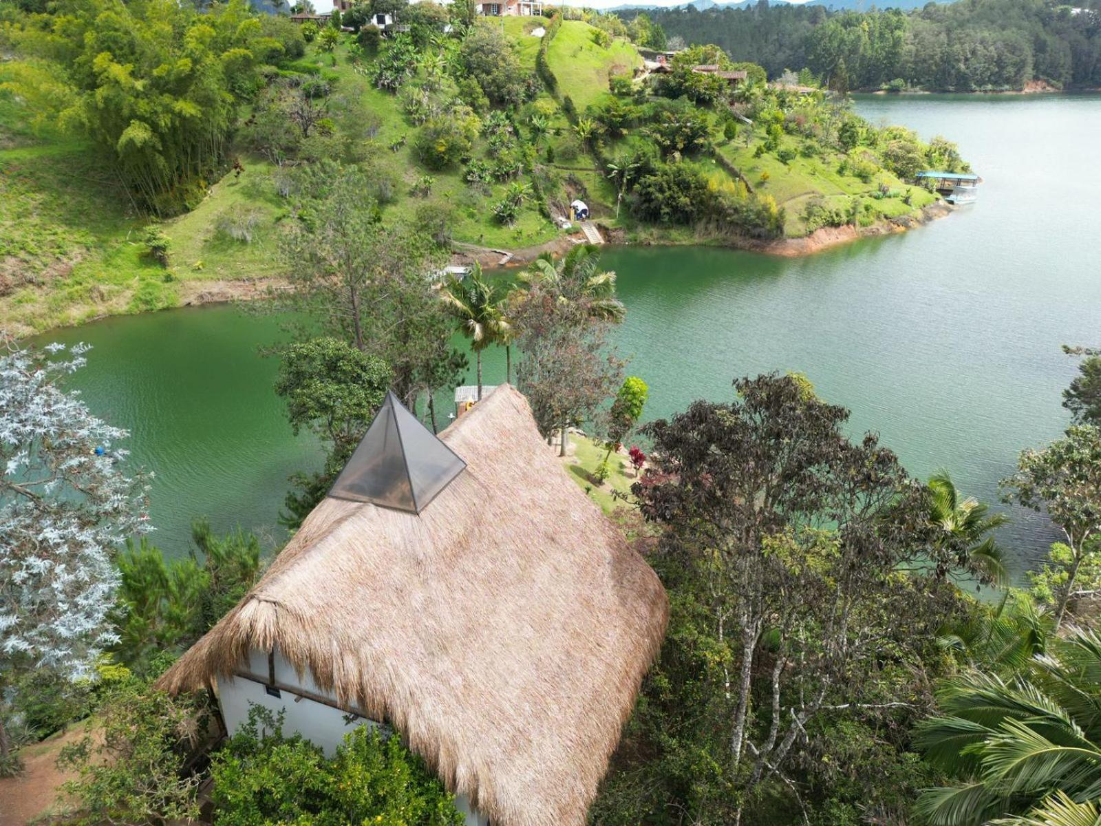 Ibuku Hotel Guatape - Chalets Luaran gambar